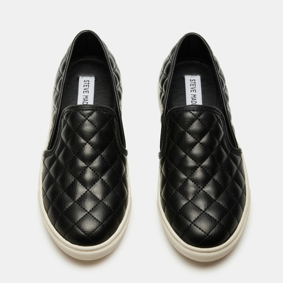 Steve Madden Ecentrcq patent Leather Quilted black Slip on Flat shoes  Size 9.5 - Picture 2 of 7